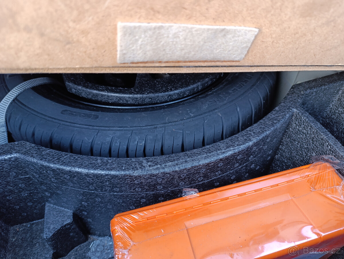 Škoda Fabia 2 1.2 HTP51Kw Sport 2009 ČR 193xxxKM - 18