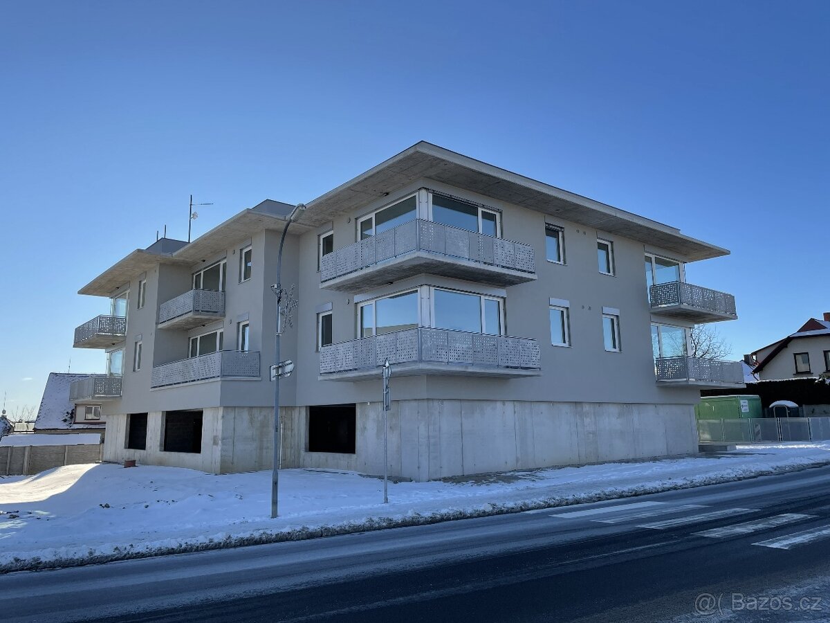 Novostavba 54m2 + terasa 13m2 + parking VACOV - 18