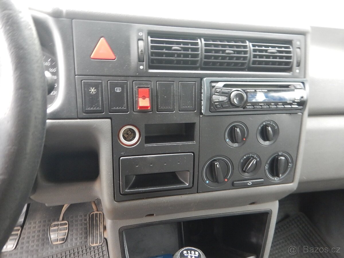 VW Transporter 2.5 TDI, BUS, 9 MÍST, TAŽNÉ - 18