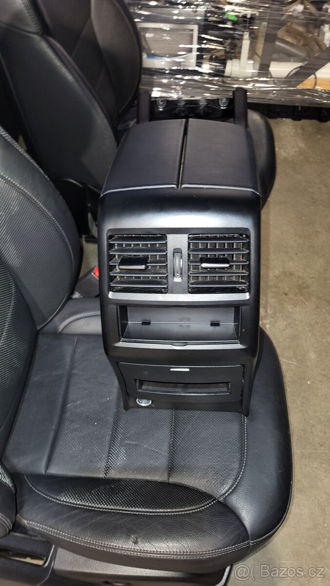 Mercedes GLE sedacky - 18