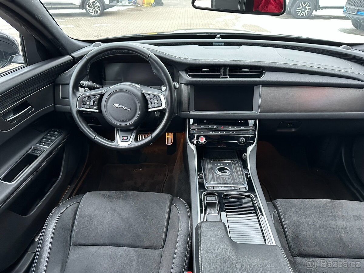 Jaguar XF, Kombi 3,0 TDi 221kW - 18