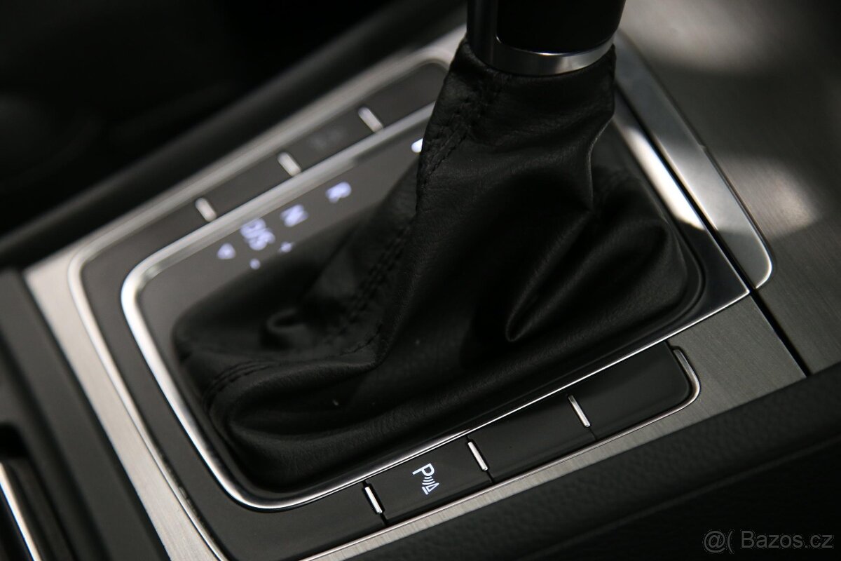 VW Golf VII 1.6 TDI 81kW DSG WEBASTO, r.v. 2016, pravidelný - 18