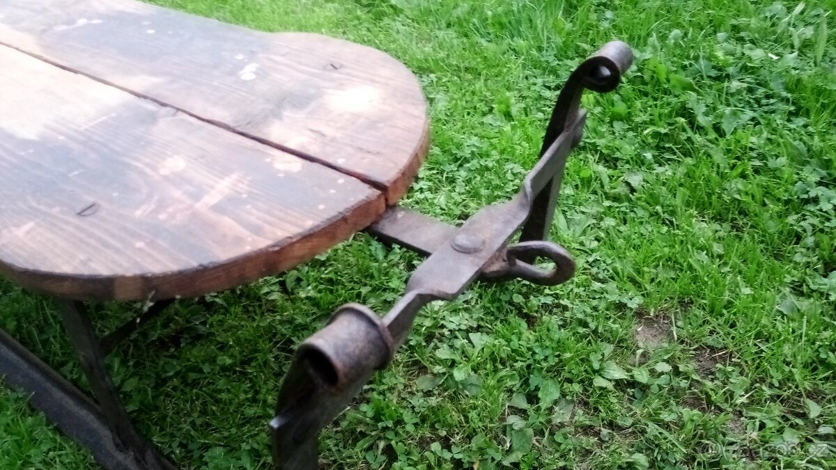 Sáňky-muzejní kus - 18