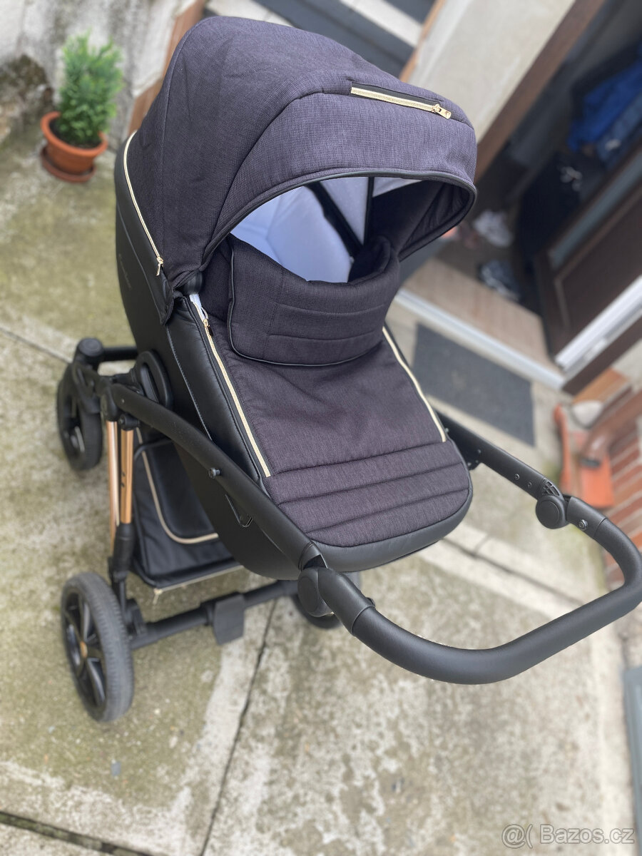 Jasmine Camino Černo-zlatý kočárek trojkombinace - 18