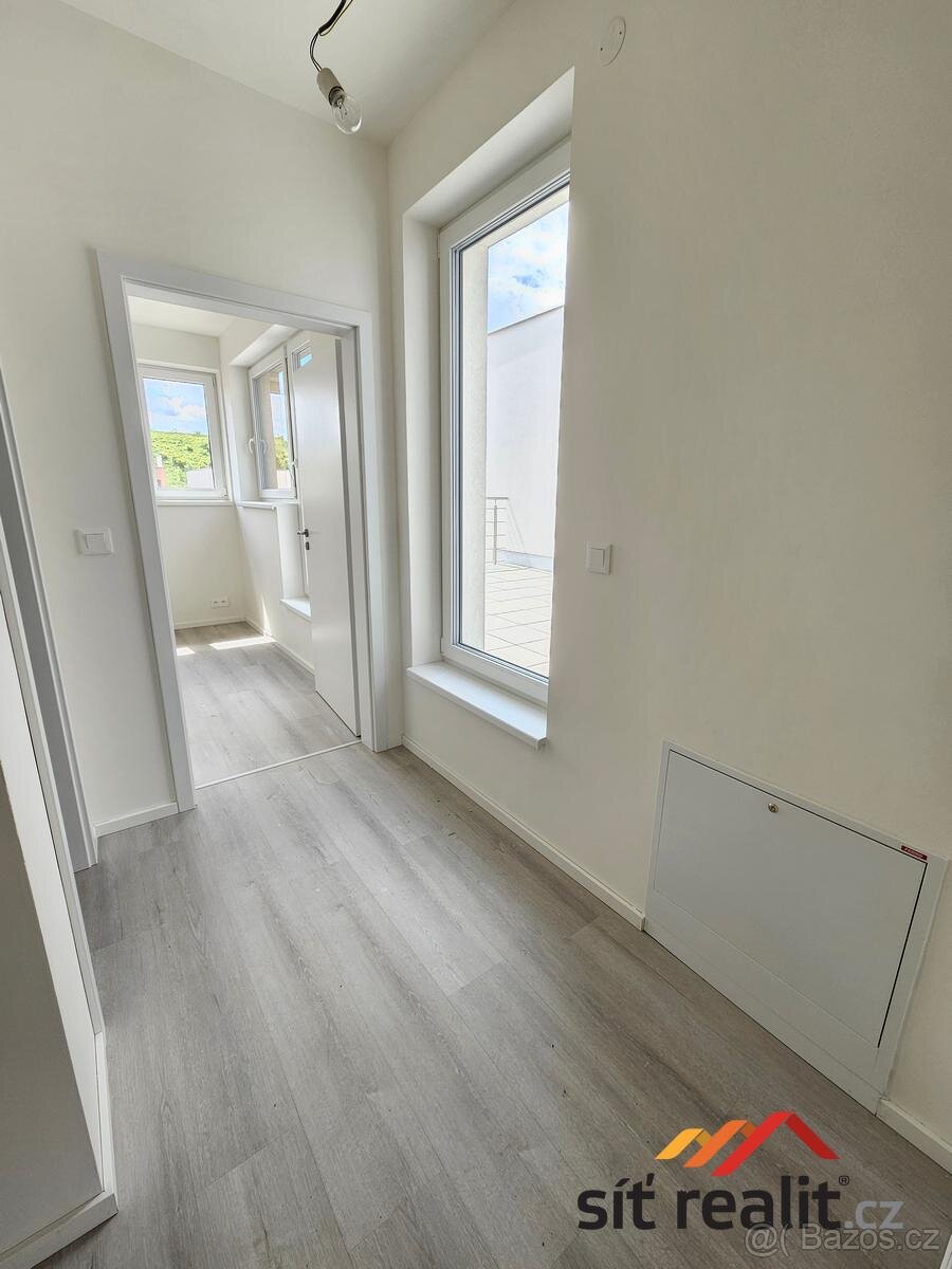 Prodej novostavby 3+kk, 105 m2, poz. 191 m2, Praha 9 - Jahod - 18