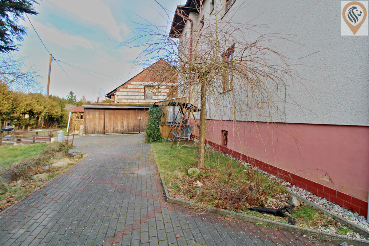 Prostorný rodinný dům se dvěma bytovými jednotkami, velkou z - 18