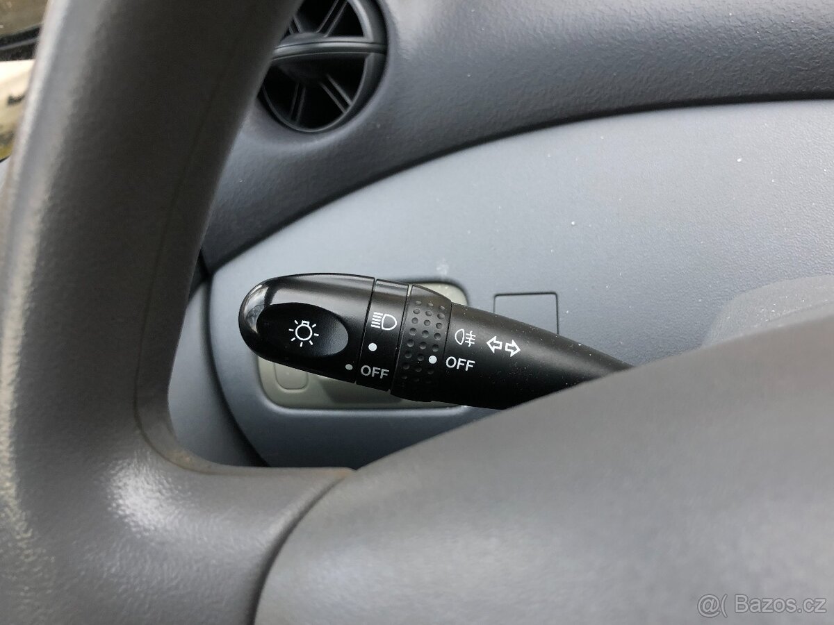 TOYOTA YARIS 1.0 VVT-i - 18