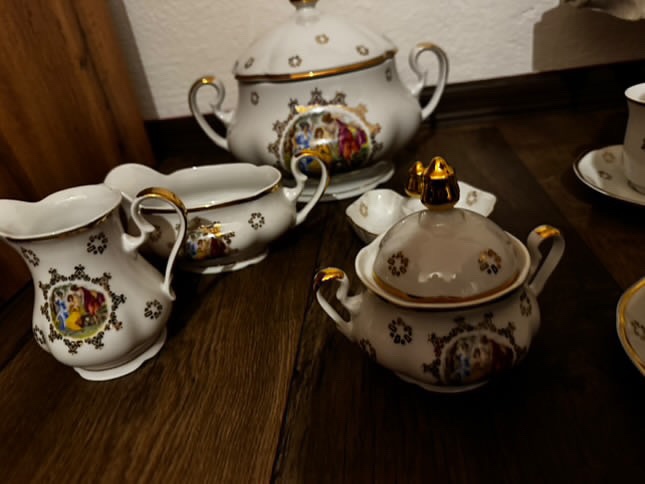 Celý porcelánový servis nádobí - 18