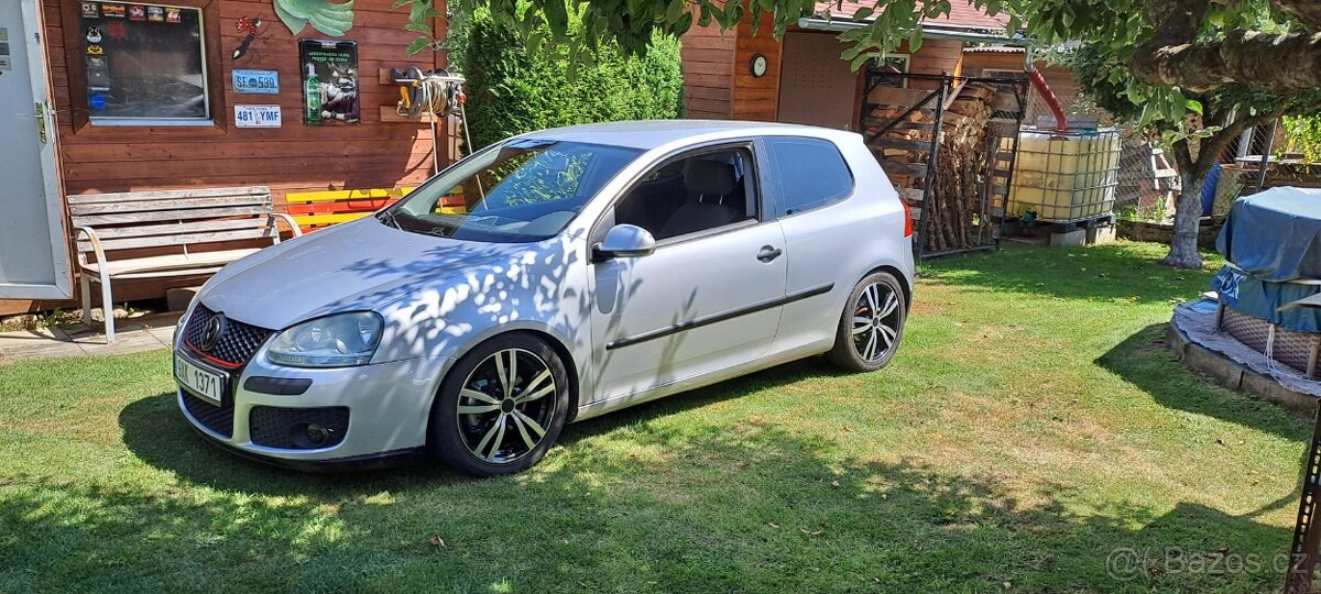 VW GOLF V 1.4 16V - 18