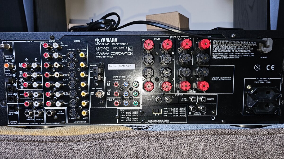 Prodám domácí kino Yamaha s reproduktory TVM - 18