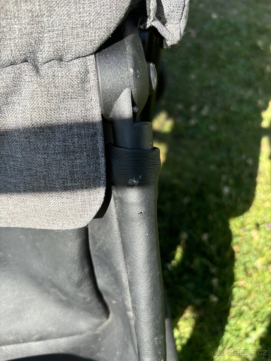 Sourozenecký dvojkočár - 18