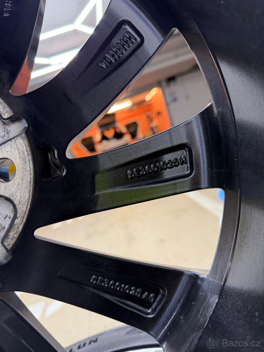 Prodám alu kola +letní pneu - 18