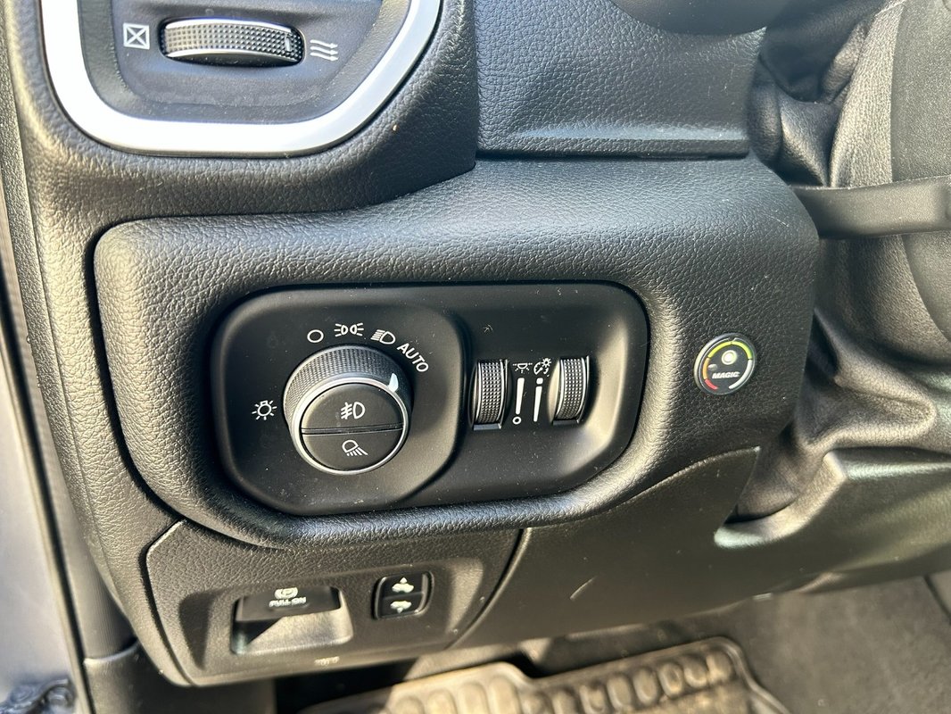 Dodge RAM 1500 5.7 HEMI 4x4 - 18