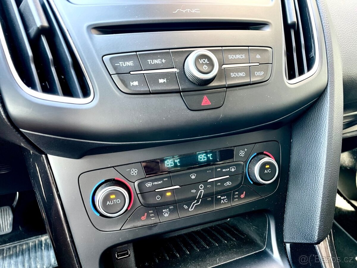 Ford Focus 1.0 Titanium ST Race red - 18