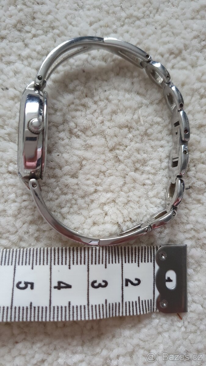 HODINKY_různé typy dámských hodinek od 10Kč - 18