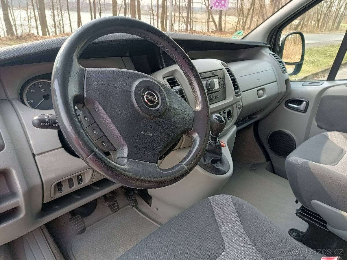 Opel Vivaro Tour 2008 - 7 míst - 18