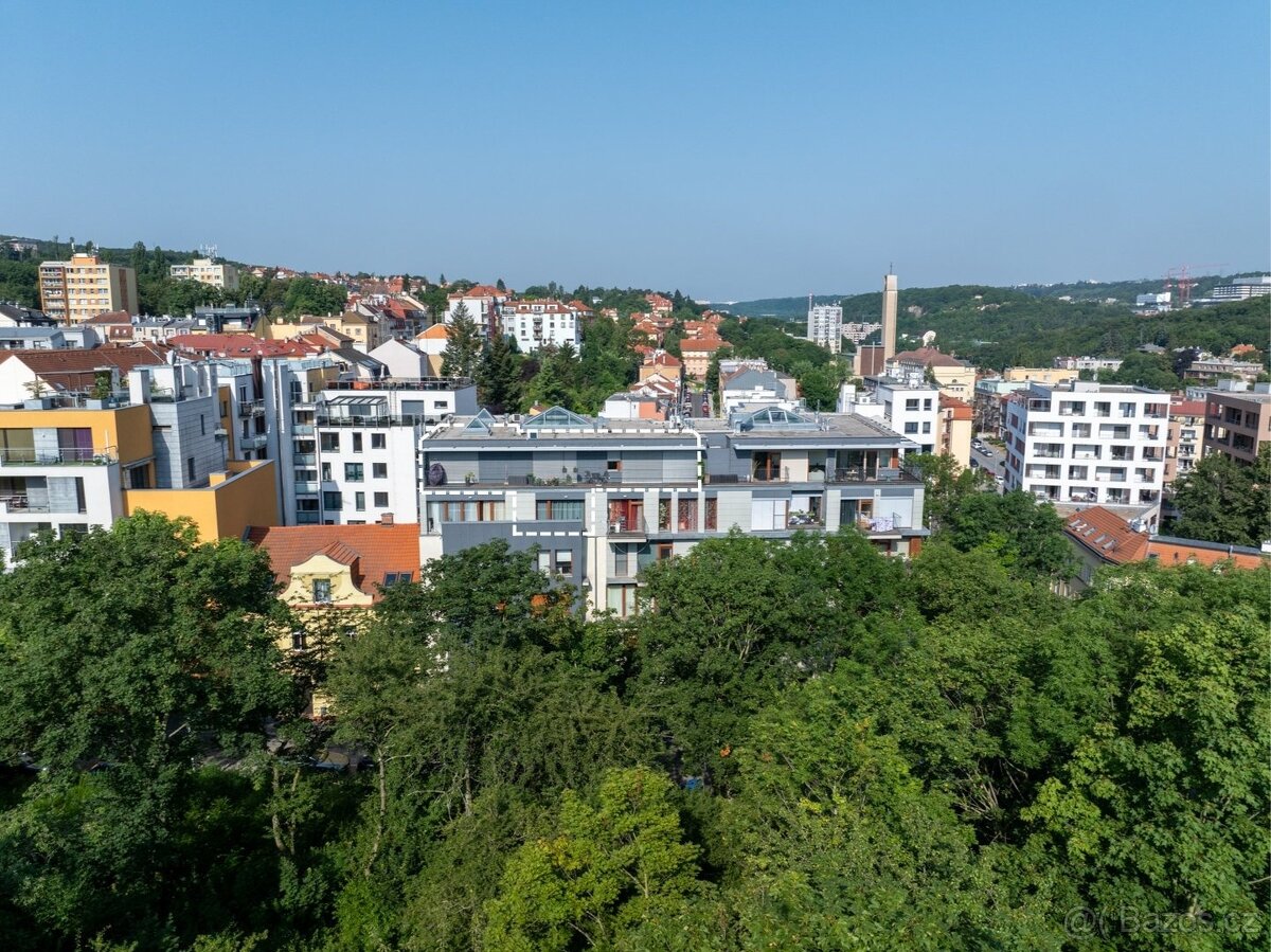 Nadstandardní mezonetový byt 3+kk se 2 terasami a panoramati - 18