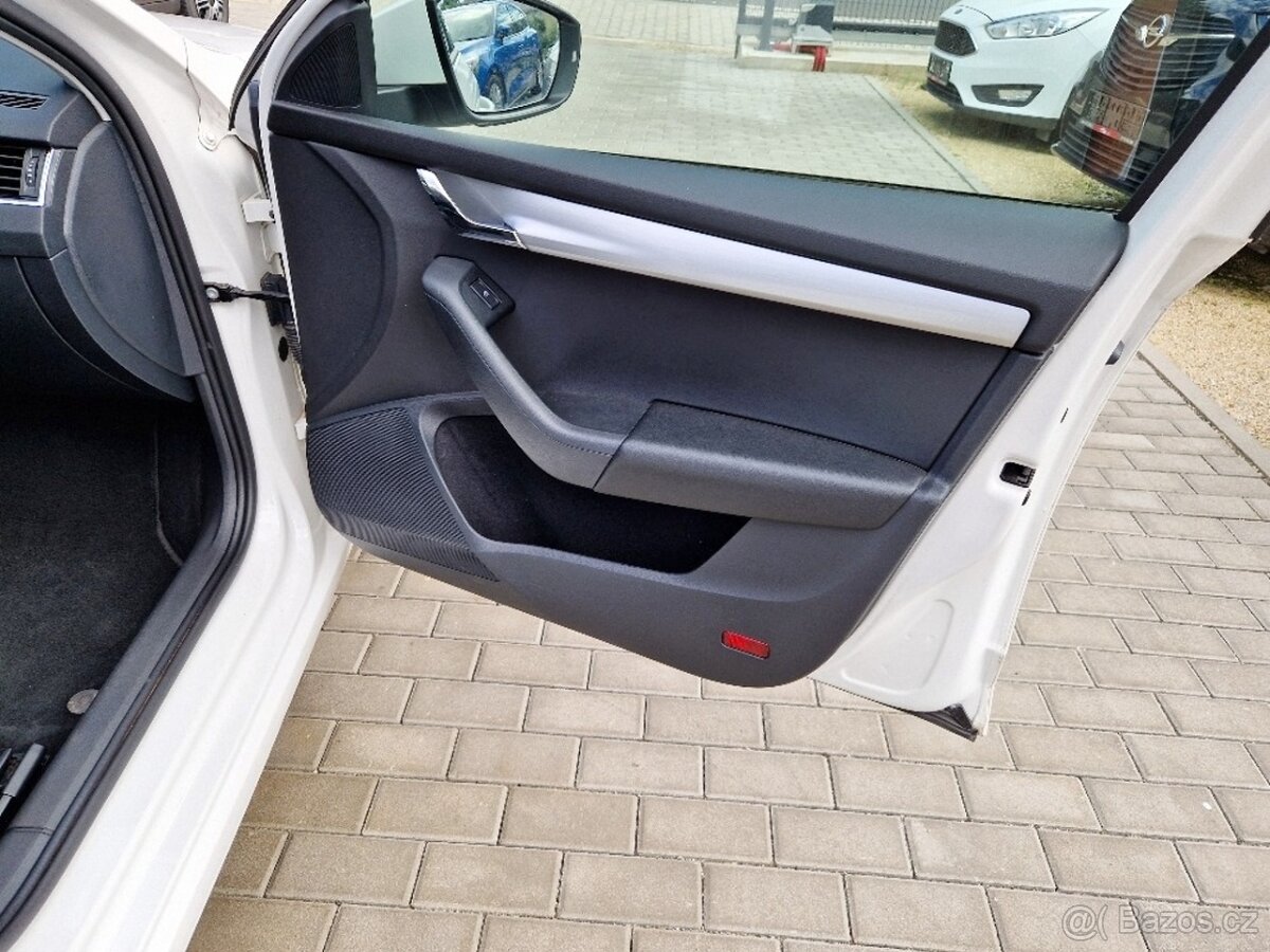 ŠKODA Octavia kombi, 2.0 TDi (110 kW), NEZ. topení, r.v.2020 - 18