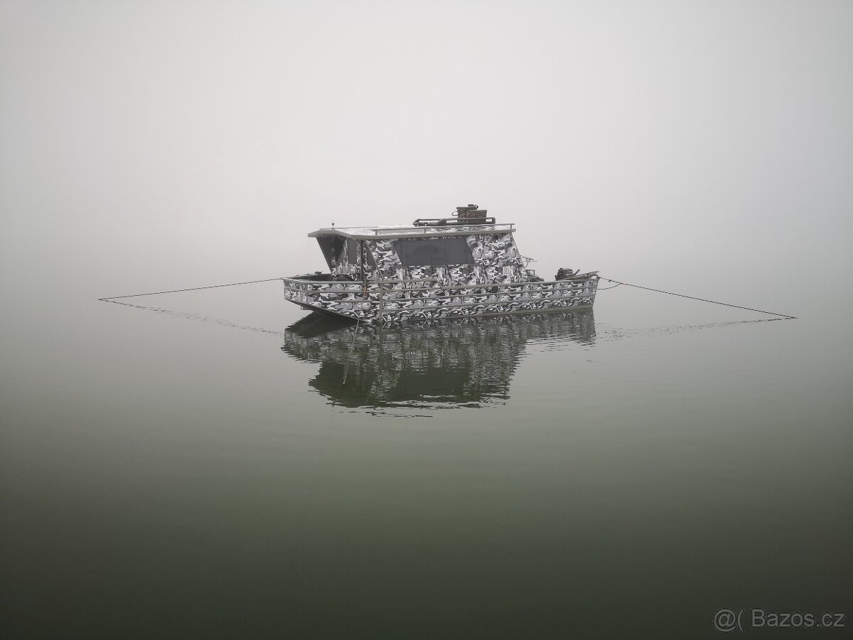 Loď Hammer 590 C - 18