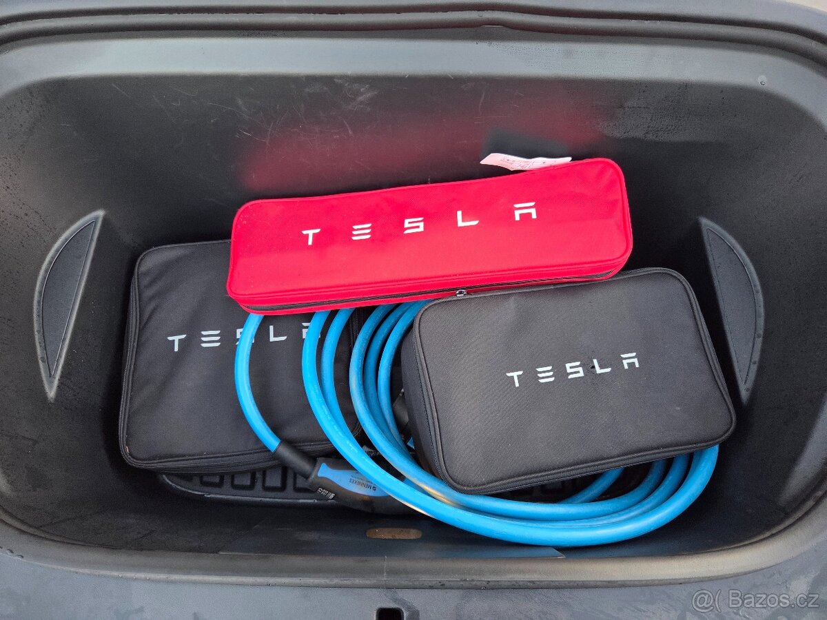 Tesla Model Y AWD Long Range Záruka SOH 96% - 18