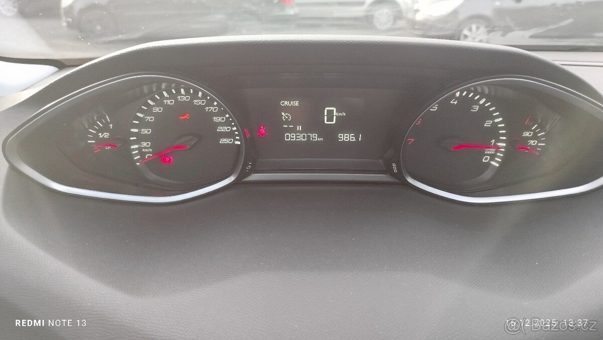 Peugeot 308 kombi 1.2 benzín, 2020 - 18