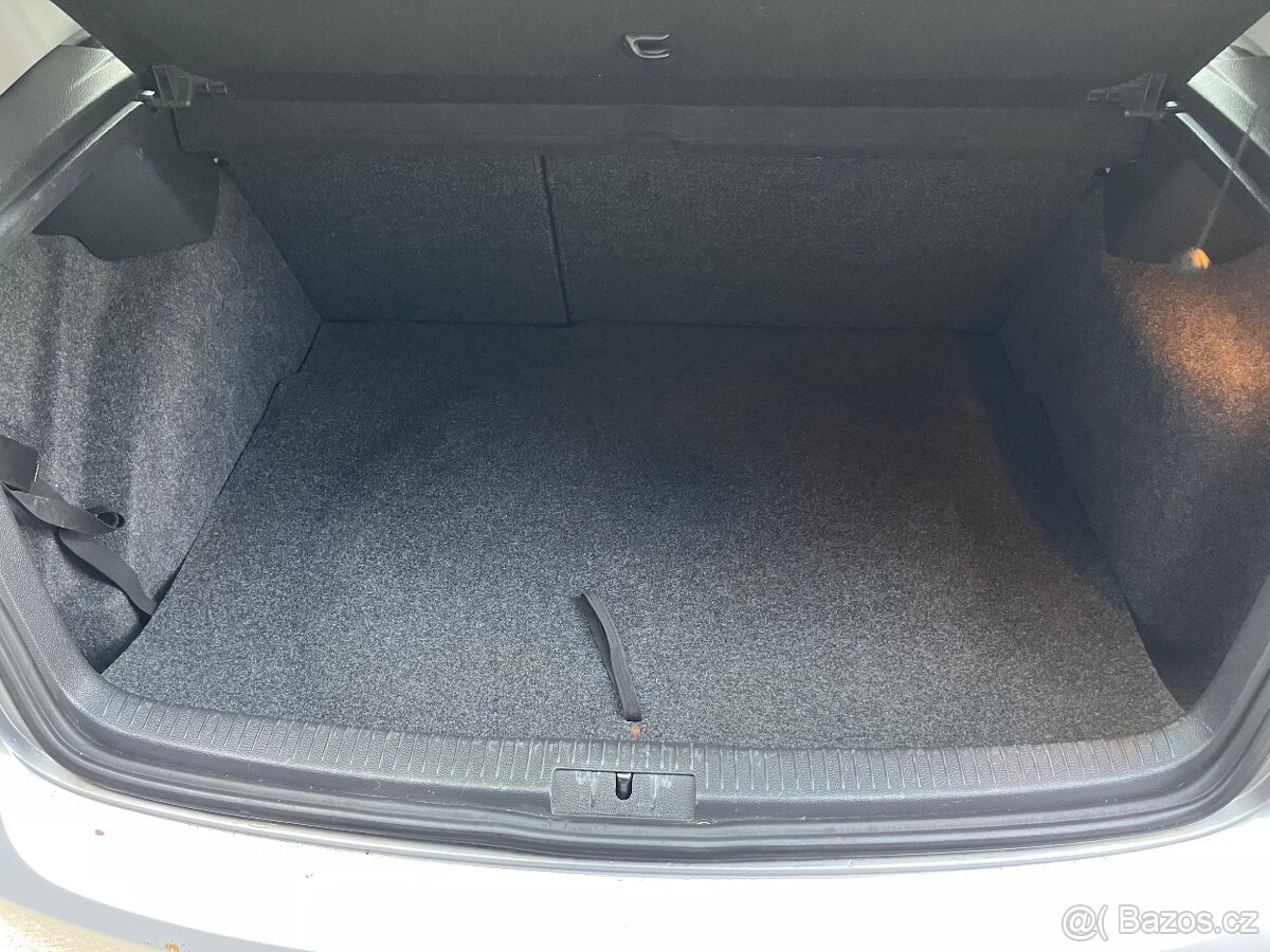 Volkswagen Golf 6 TrendLine 1.6 Benzin + LPG = Top Stav = - 18