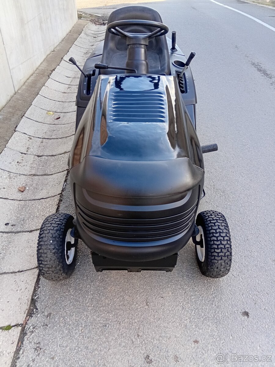 Prodám zahradní traktor Hurricane - 18