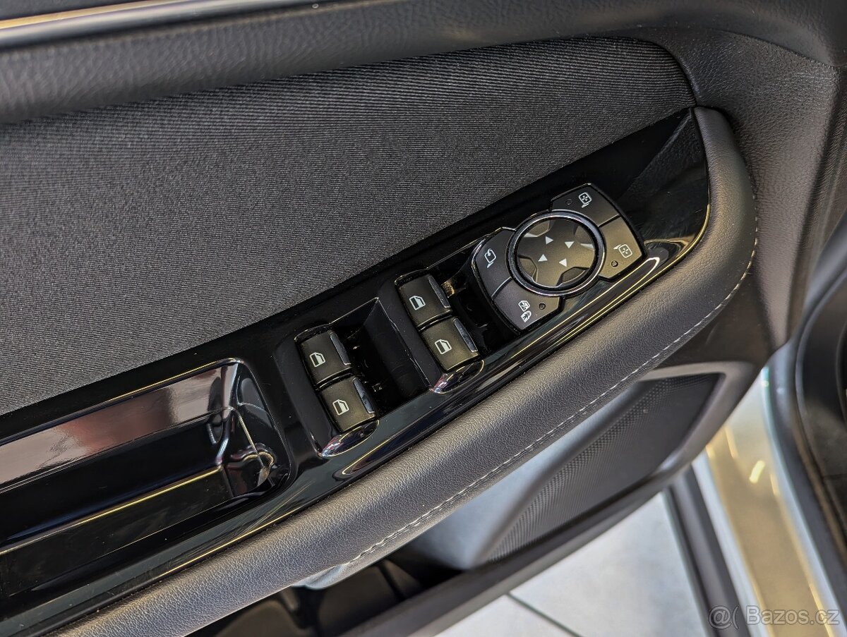 Ford S-MAX 2.0Ecoblue 140kW 4x4 TITANIUM - 18