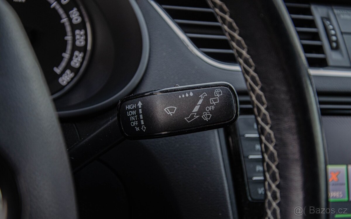 Škoda Octavia Combi 2.0 TDI DPF RS - 18