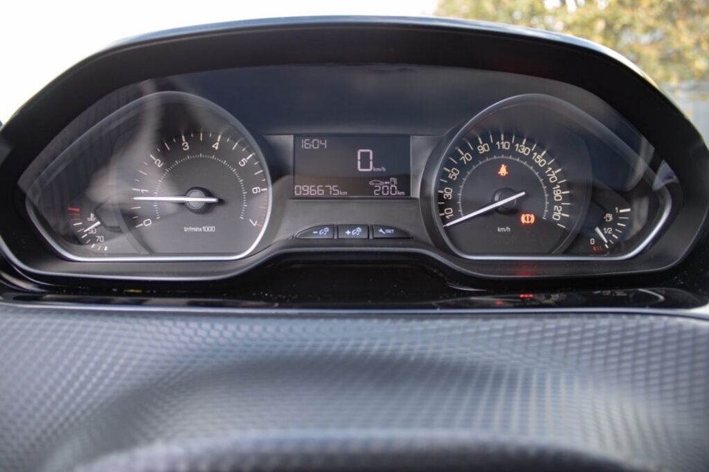 Peugeot 2008 1.2 PureTech Style - 18