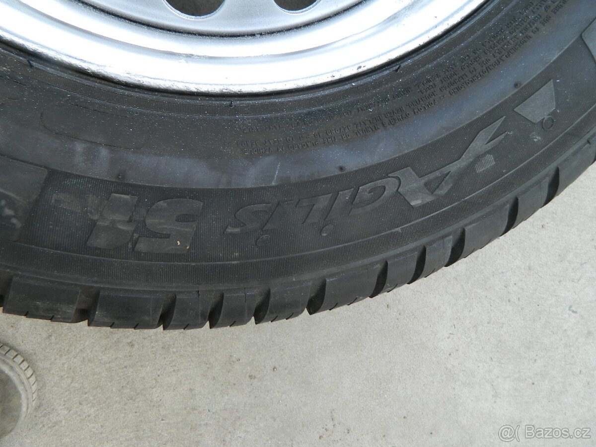 kola ford Transit + pneu R15C - 18