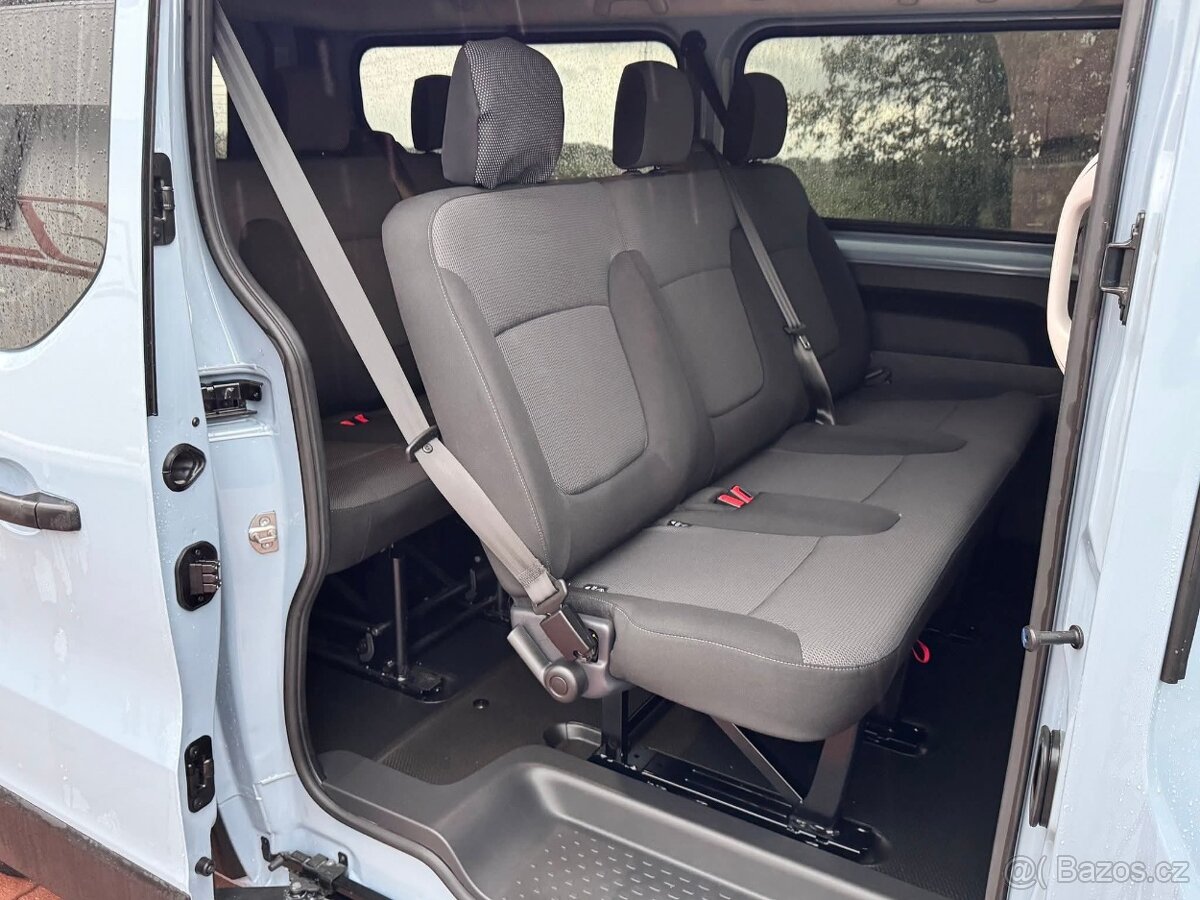 RENAULT TRAFIC 9 MÍST - 1/2025 - 22.000 KM - 18