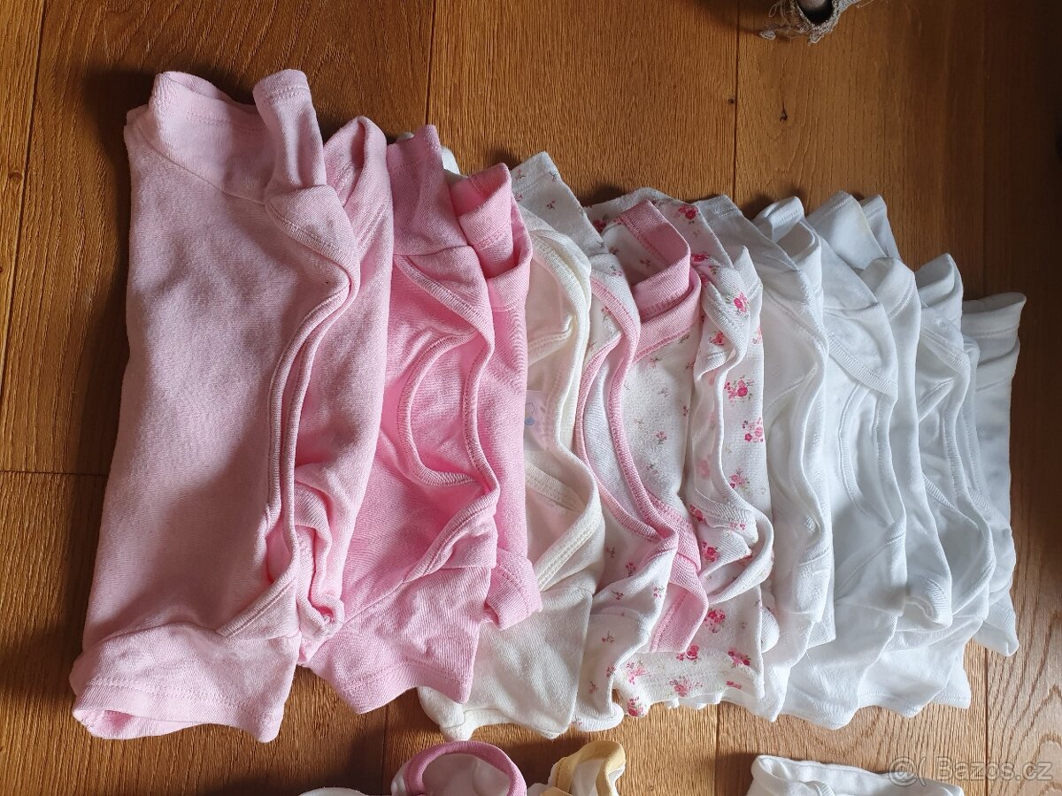Balík oblečení pro holčičku vel. 74/80 - 18