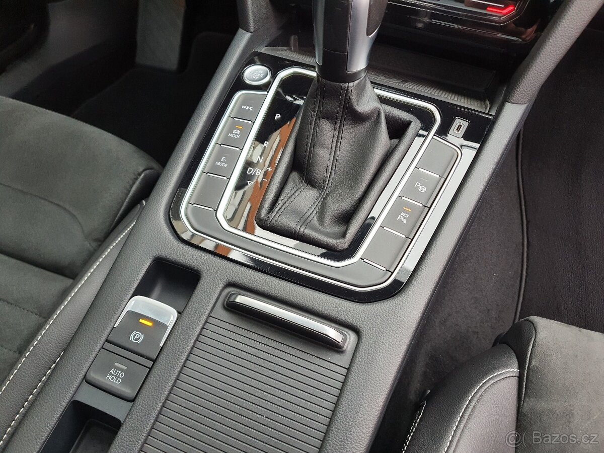 VW Passat B8 GTE Variant 1.4TSI 160kW DSG - záruka Autodraft - 18