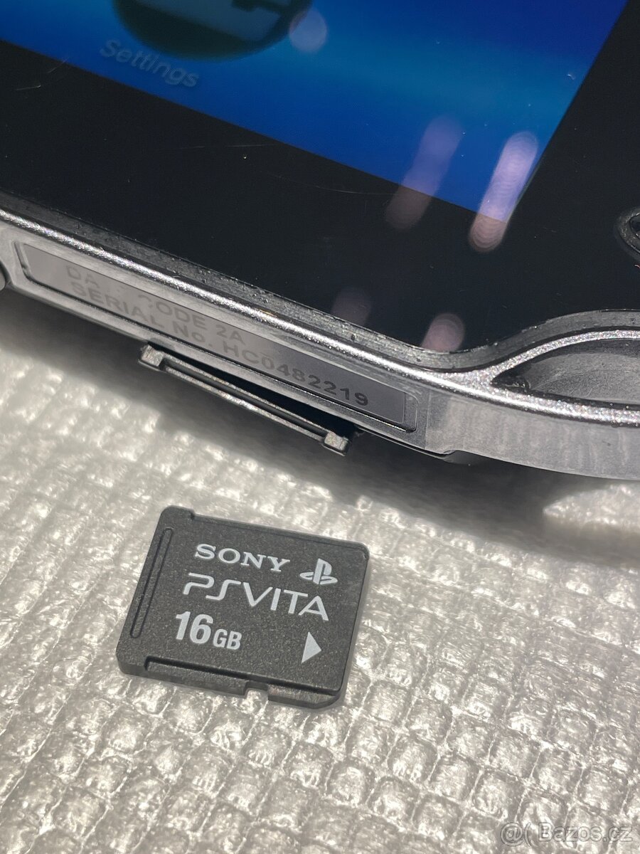 PS VITA PCH-1004 Oled 16GB / komplet box - 18