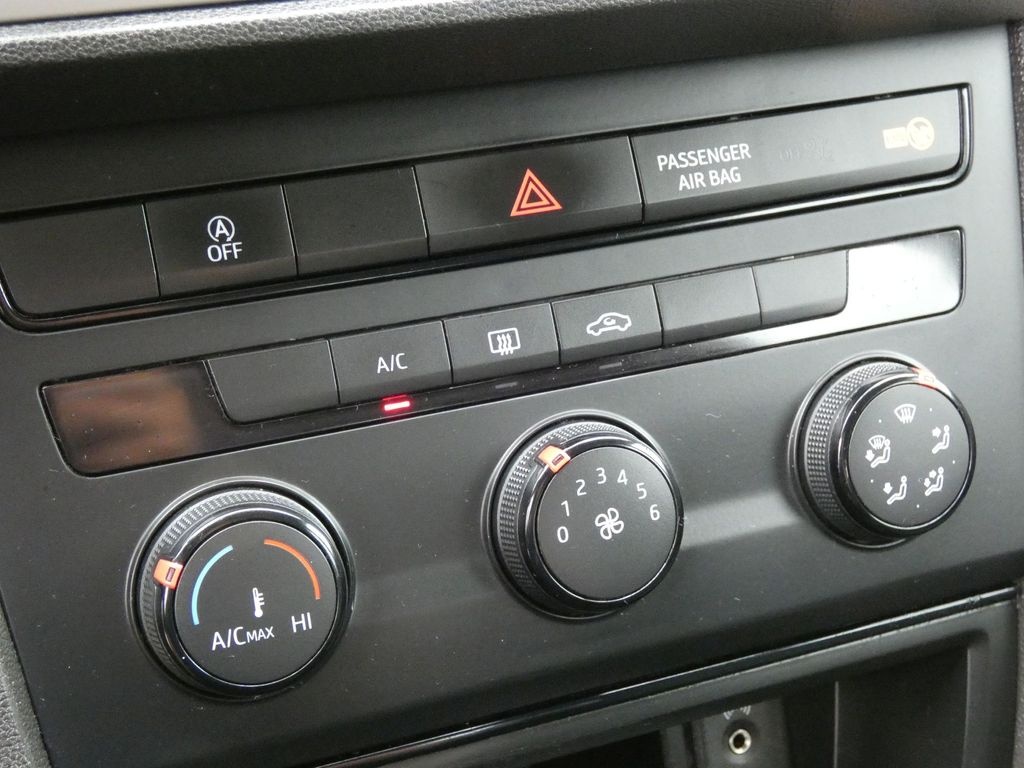 Seat Leon 2.0 TDI, DPH, ZÁRUKA 36M AKCE //DPH odpočet// - 18