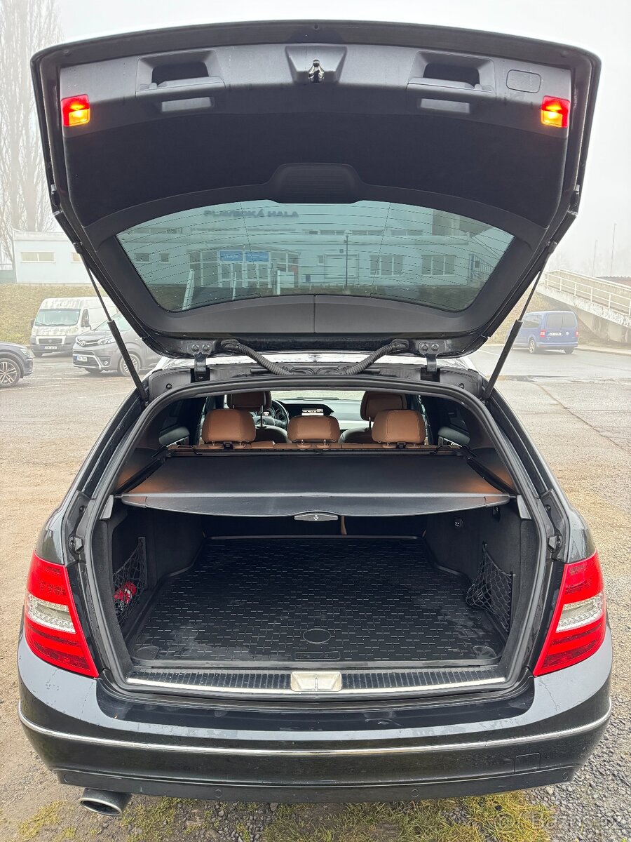 Mercedes-Benz С250, Avantgarde, couvací kamera - 18