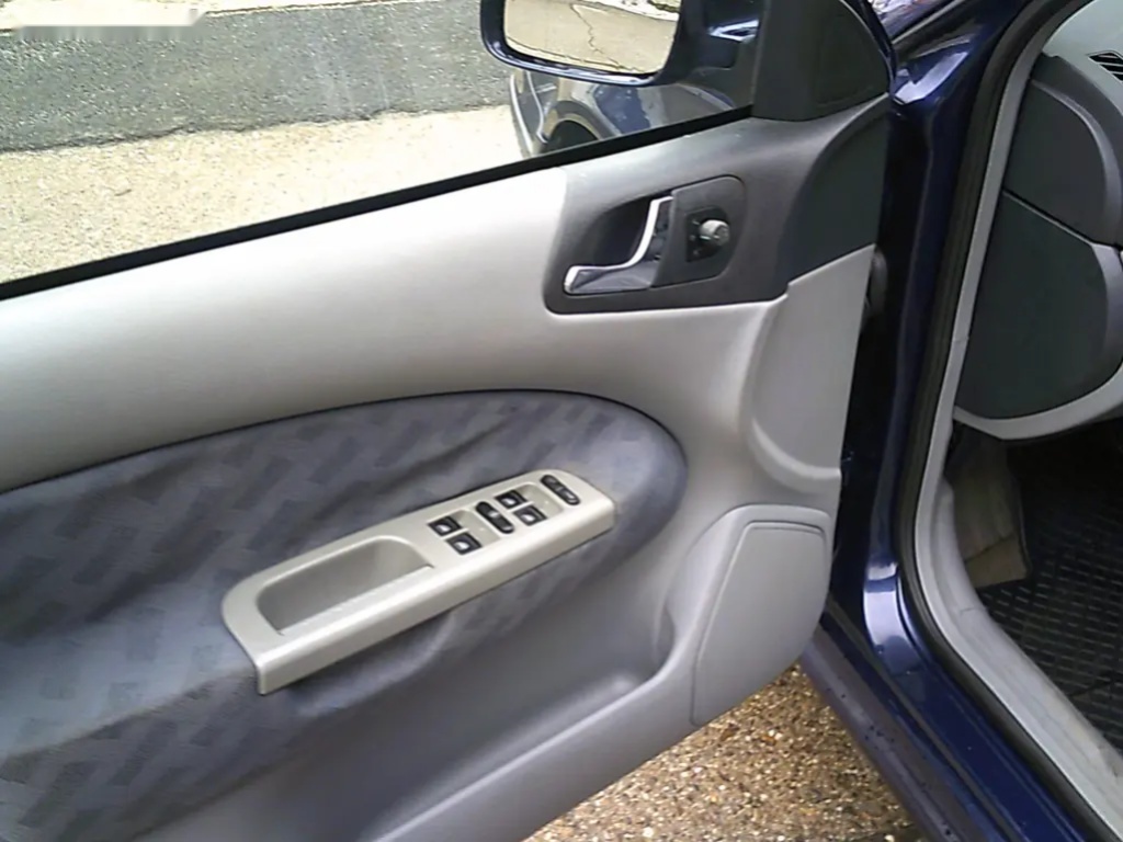 Škoda Octavia, 2.0i FAMILY - 18