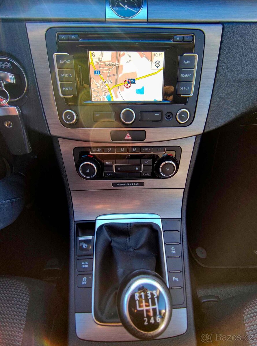 VW PASSAT 2.0 TDi 103KW,VARIANT,10x AIRBAG,NAVI,ZÁVĚS,PDC. - 18