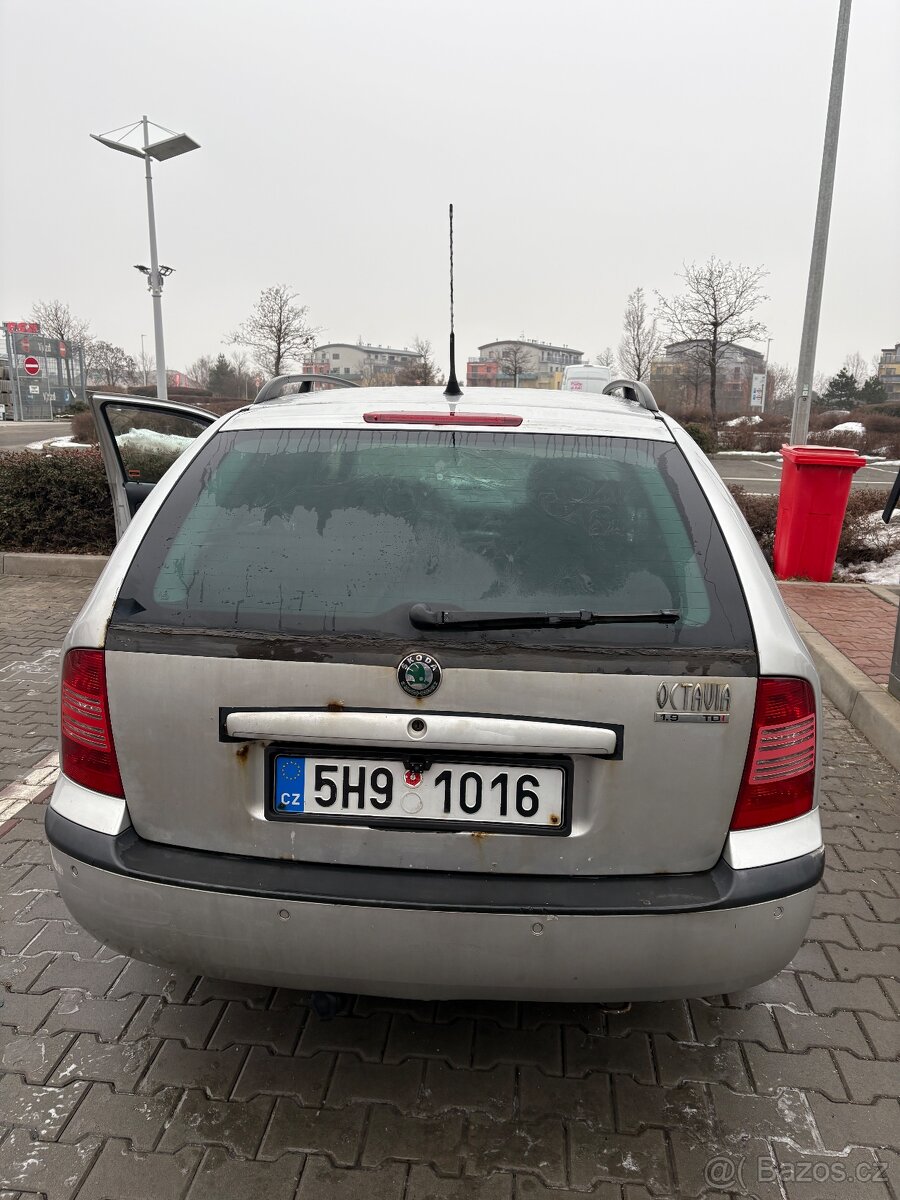 Škoda Octavia 1 combi - stříbrná - 18