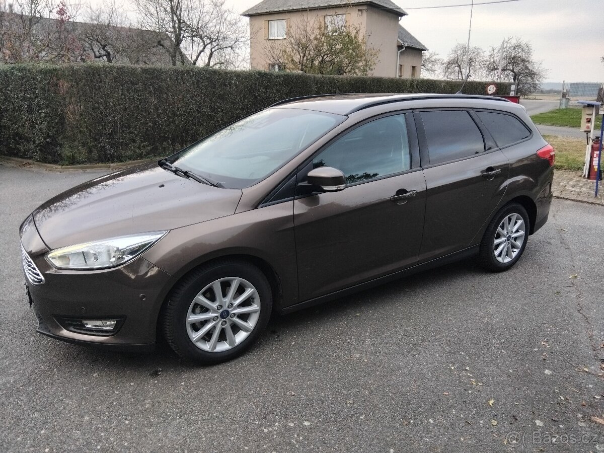 ford focus 2018/5 1.0 benzin 92 kw 1. majitel titanium - 18