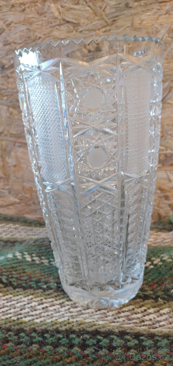 Vázy z liatinového skla a krištálové 2. - 18