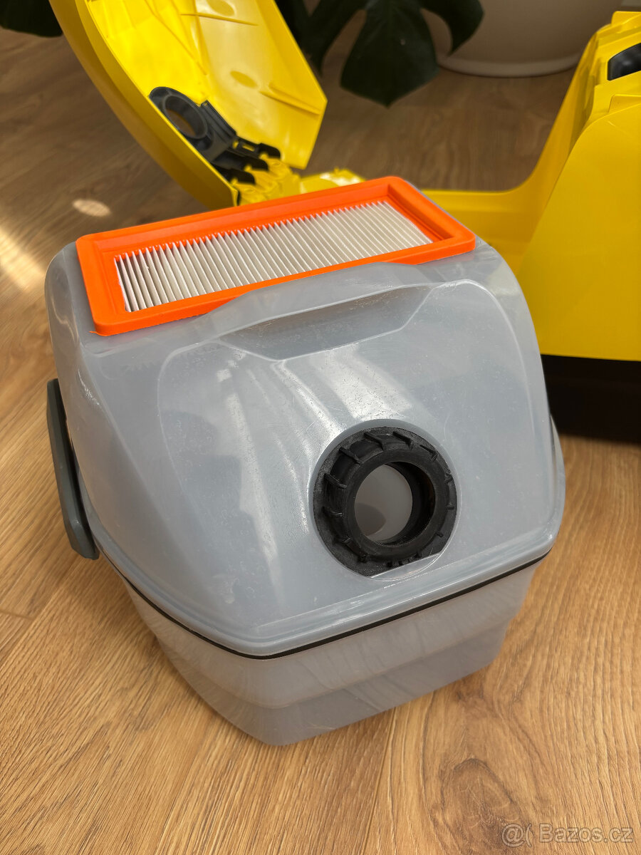 Vysavač Karcher DS6 s vodním filtrem - 18