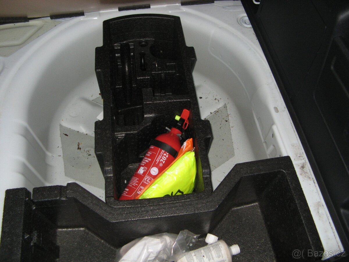 Škoda Fabia combi 1,0 MPI najeto 98tlm - 18