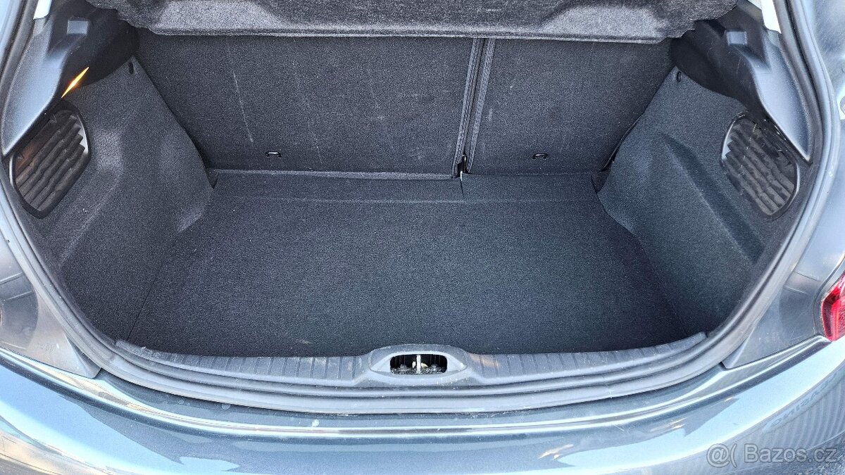 PEUGEOT 208 1,6 HDI STYLE - 18