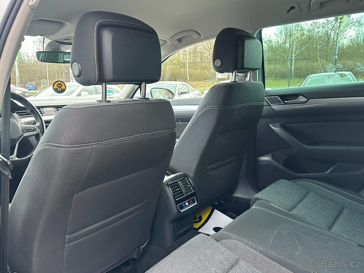 Volkswagen Passat 2022 - 18