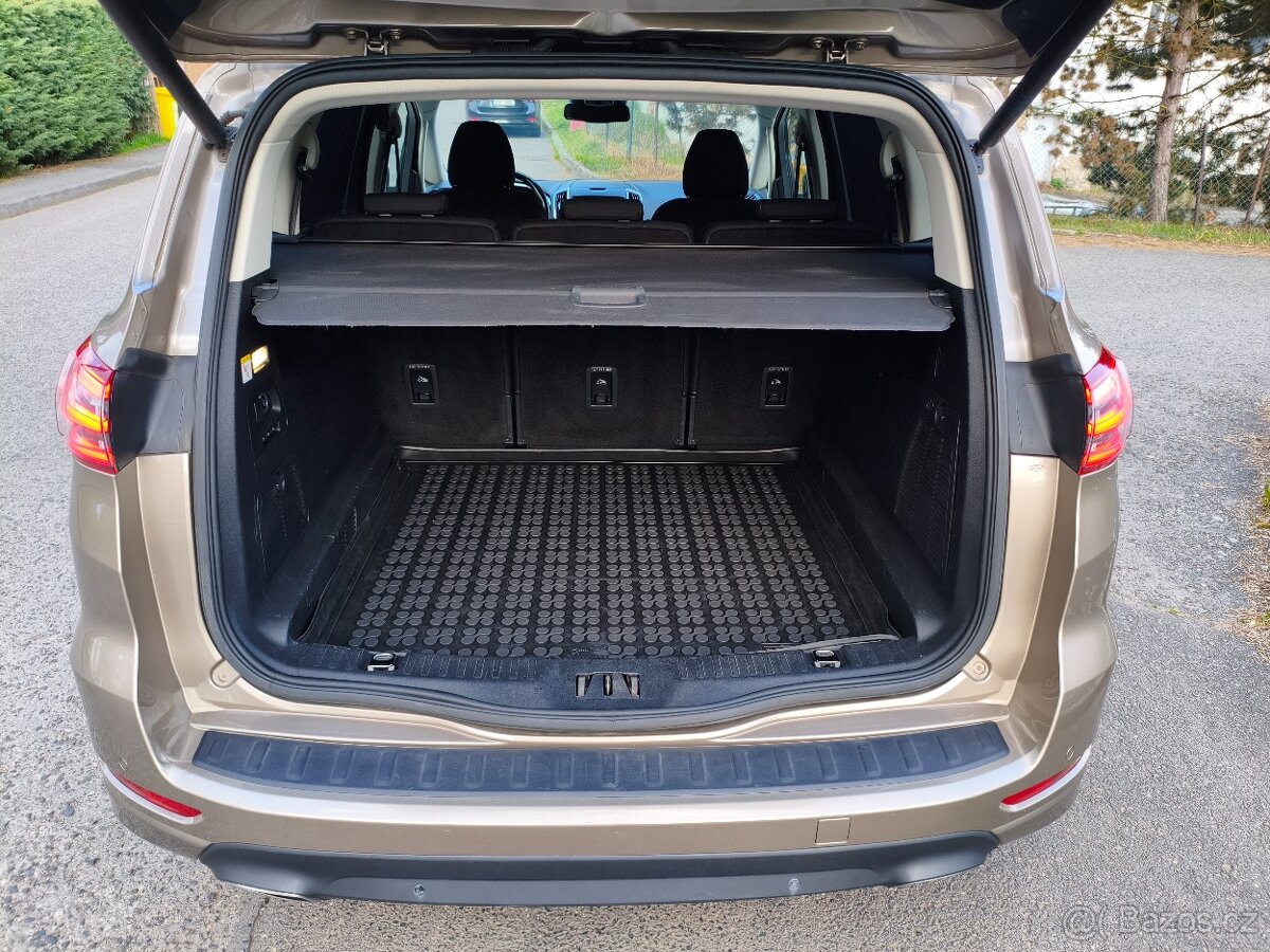 Ford S-MAX 2.0 Tdci 140Kw Titanium 4x4 r.v.2019 nové v ČR - 18