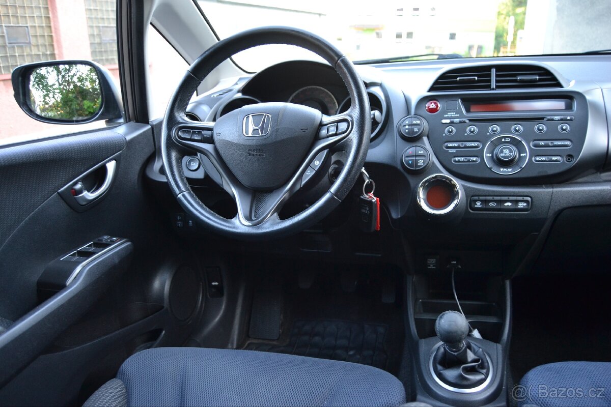 Honda Jazz 1.339 i-VTEC 73kw rok 2013 - 18
