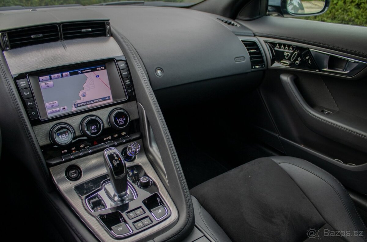 Jaguar F-Type Convertible 3.0L V6 A/T - 18