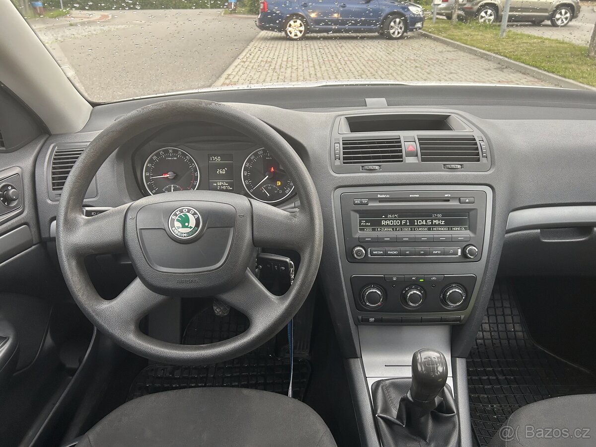 Škoda Octavia II 1.6 TDI Ambition, r.v. 2012 - 18